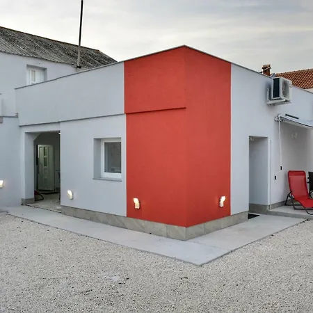 Apartment Majla Vir