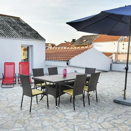 Apartment Majla